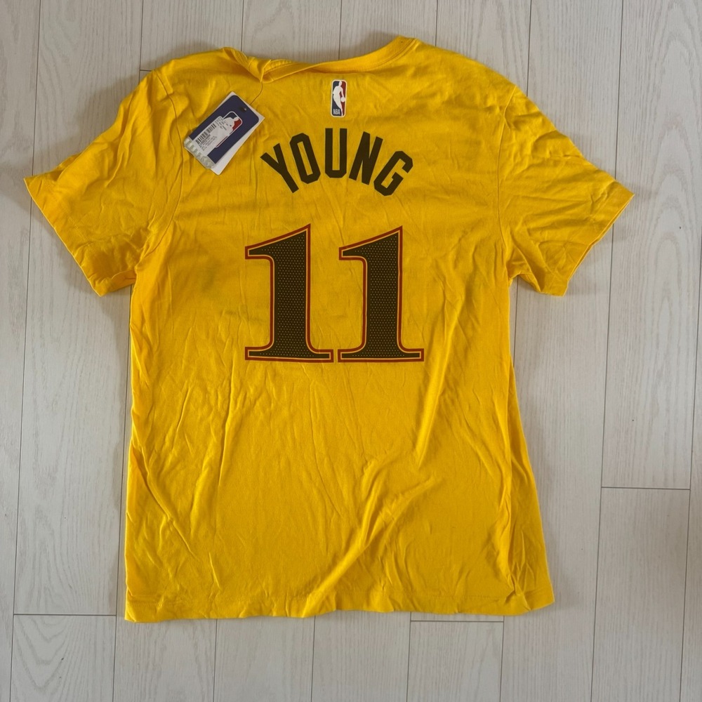 NWT Nike Trae Young Atlanta Hawks #11 NBA T-Shirt Yellow Men's Large DA7356-732
